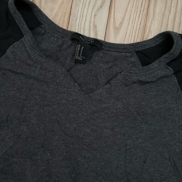 Gray and black short sleeve baseball-style tee - Picture 2 of 3